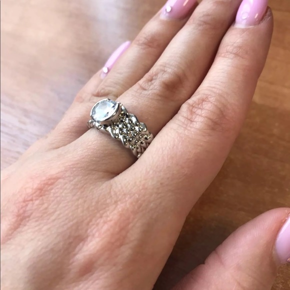 New Styles925 Silver Twist Round Cut Sapphire Ring - Picture 6 of 9